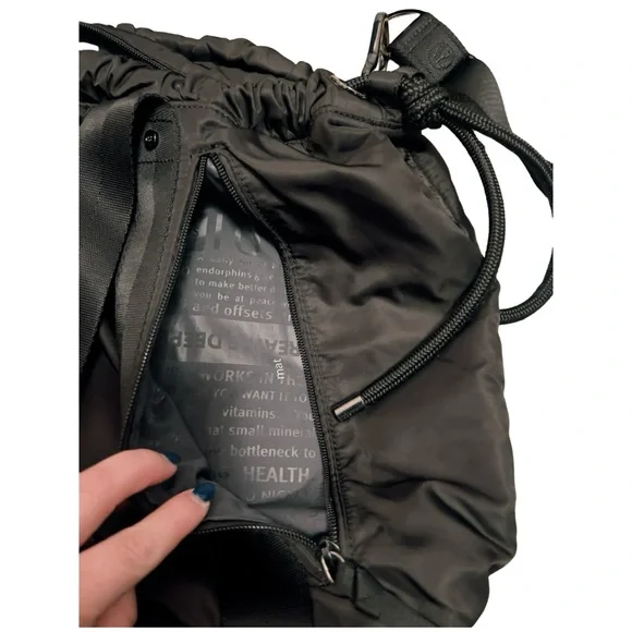 RARE lululemon athletica All-Black Effortless Gym and Yoga Bag - Picture 5 of 7
